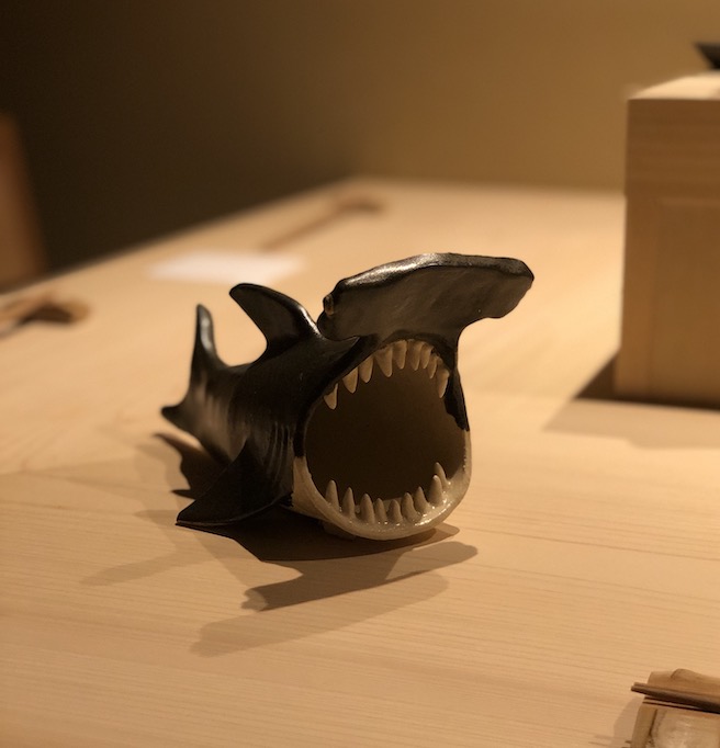 鮫の置物